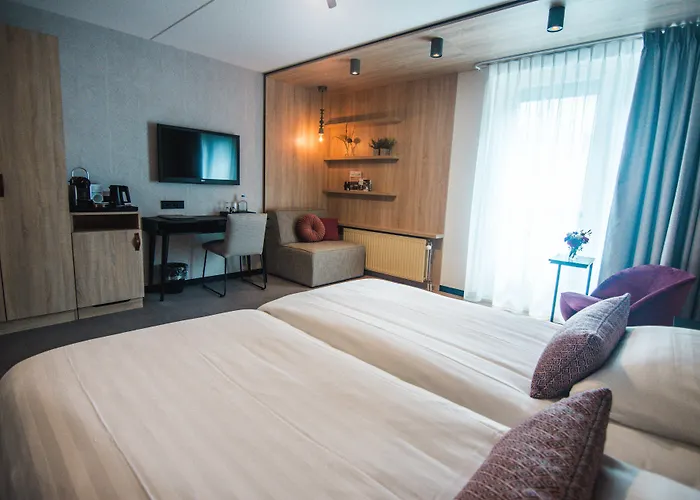 Witte Berken Natuurhotel 4* إبّ